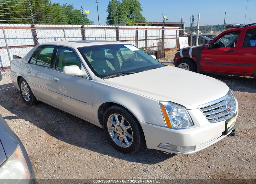 2011 CADILLAC DTS LUXURY COLLECTION VIN: 1G6KD5E63BU132918