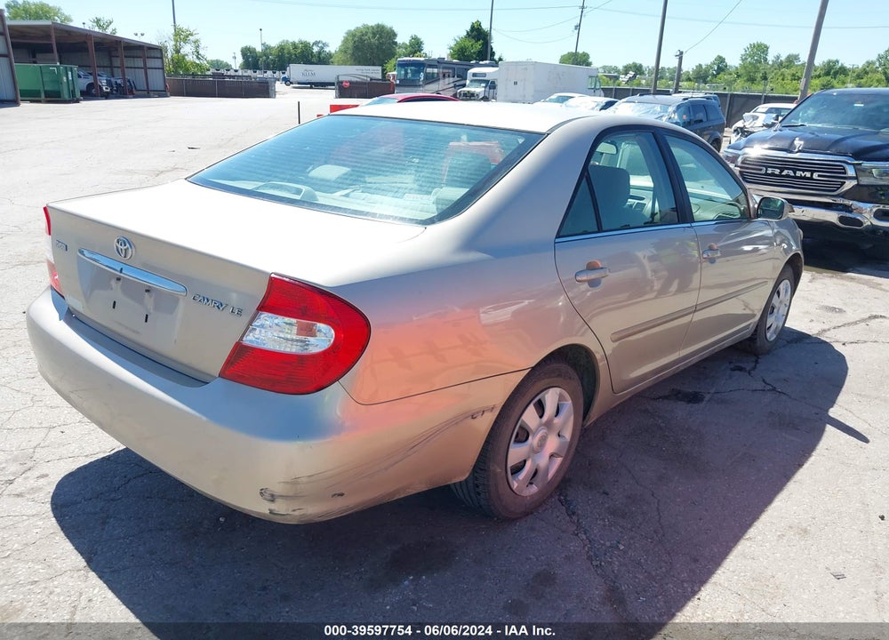 2002 TOYOTA CAMRY LE VIN: 4T1BE32K52U574384
