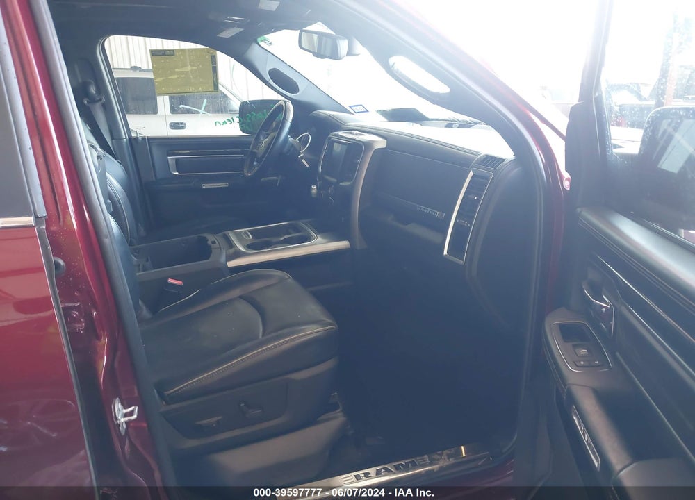 2017 RAM 1500 LIMITED  4X2 5'7 BOX VIN: 1C6RR6PT7HS550433