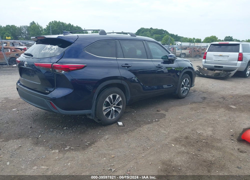 2021 TOYOTA HIGHLANDER XLE VIN: 5TDGZRAH1MS535712
