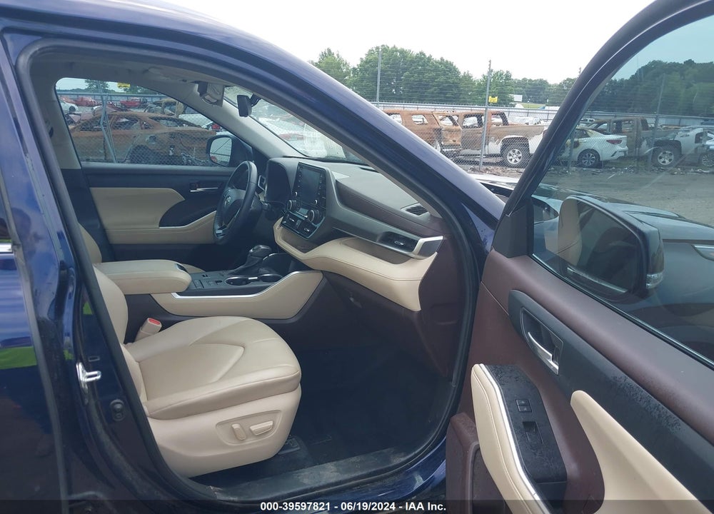2021 TOYOTA HIGHLANDER XLE VIN: 5TDGZRAH1MS535712