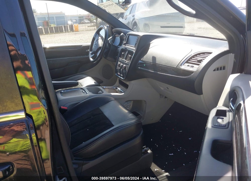 2017 DODGE GRAND CARAVAN SXT VIN: 2C4RDGCG0HR825552