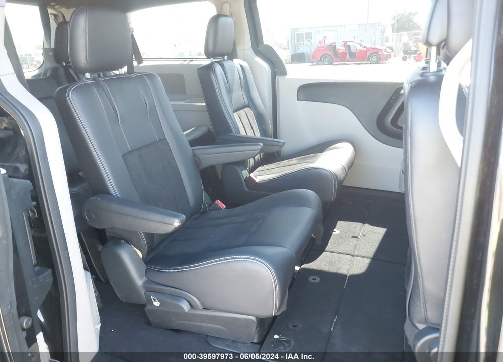 2017 DODGE GRAND CARAVAN SXT VIN: 2C4RDGCG0HR825552