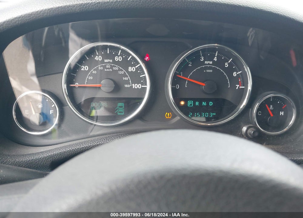 2015 JEEP WRANGLER UNLIMITED SAHARA VIN: 1C4BJWEG5FL531295