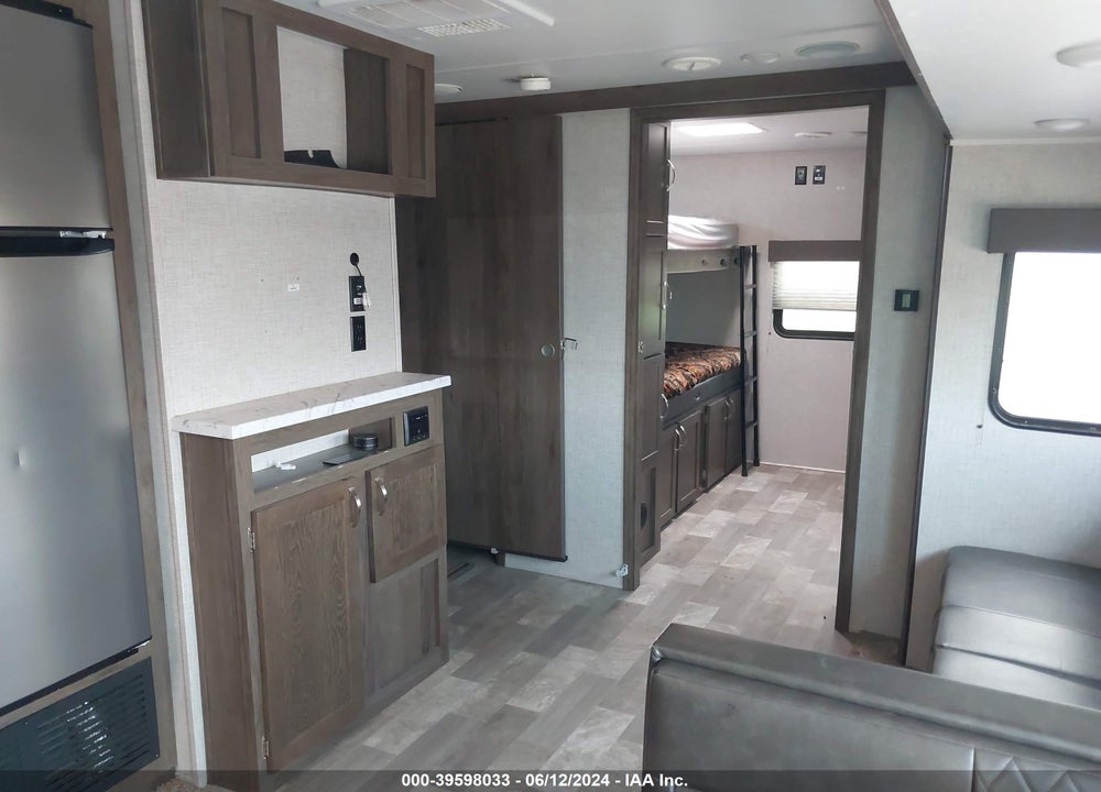 2021 FOREST RIVER DELLA TERRA 312BH VIN: 5ZT2DEWB8M9004056