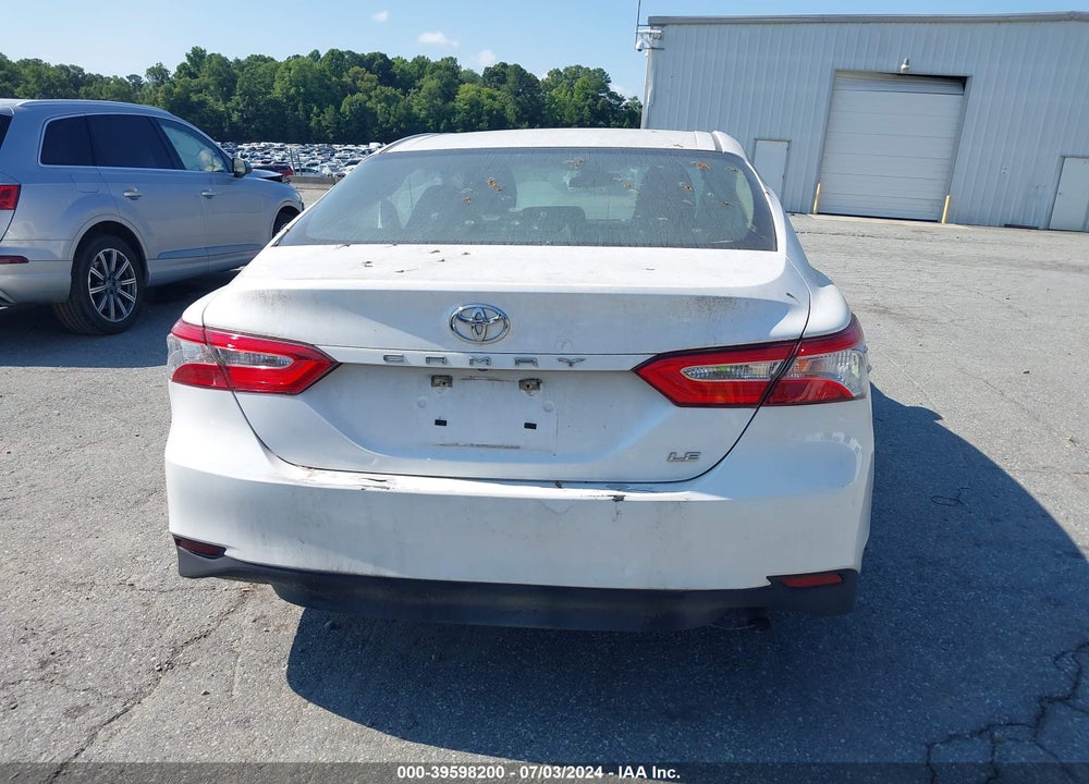 2018 TOYOTA CAMRY LE VIN: 4T1B11HK8JU637130