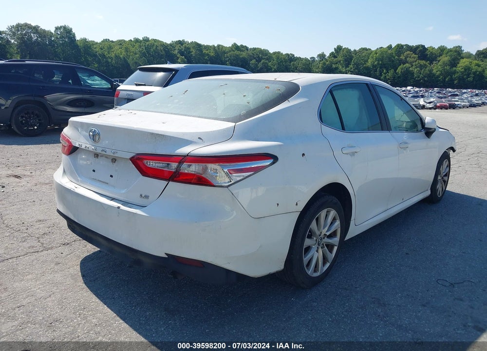 2018 TOYOTA CAMRY LE VIN: 4T1B11HK8JU637130