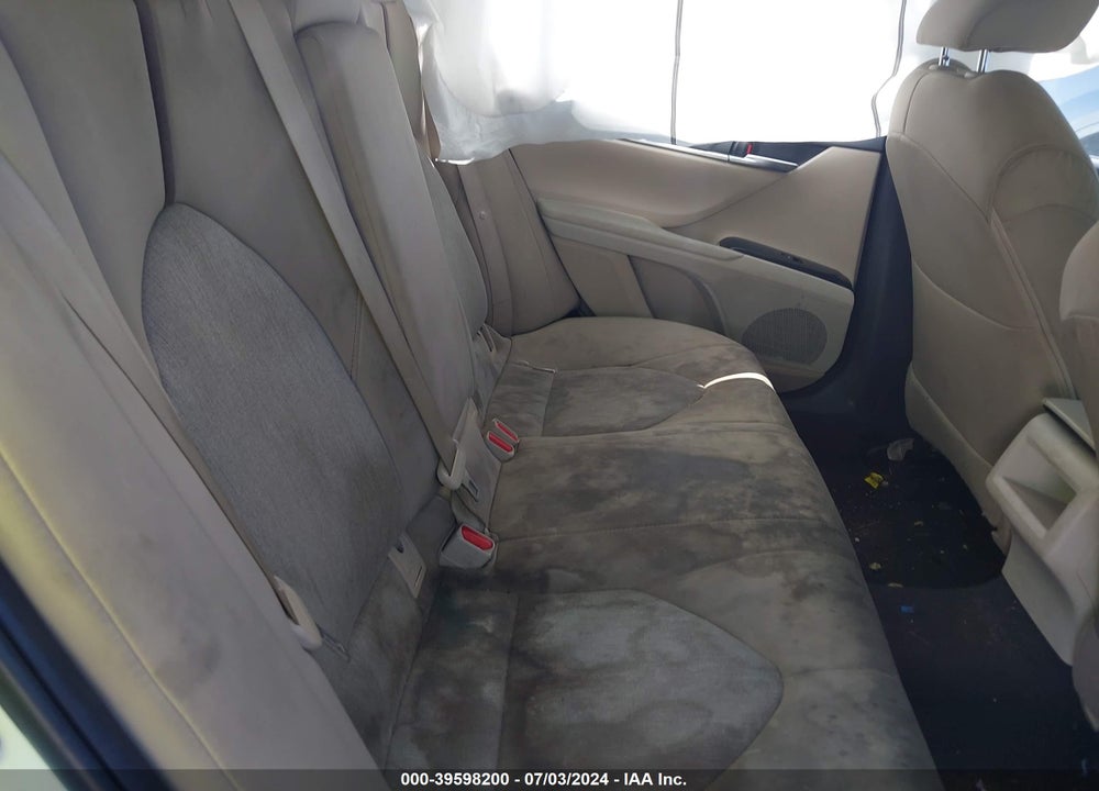 2018 TOYOTA CAMRY LE VIN: 4T1B11HK8JU637130