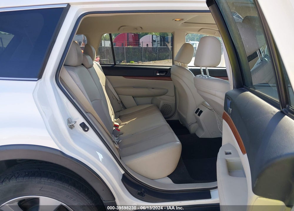 2014 SUBARU OUTBACK 2.5I LIMITED VIN: 4S4BRCLC5E3318817