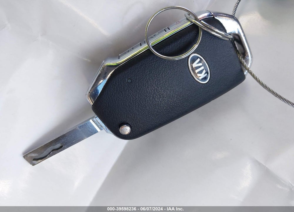 2019 KIA FORTE LXS VIN: 3KPF24AD2KE097015