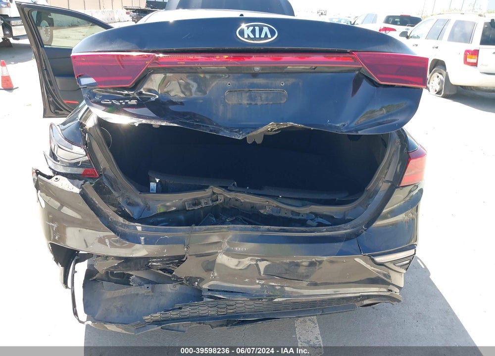 2019 KIA FORTE LXS VIN: 3KPF24AD2KE097015