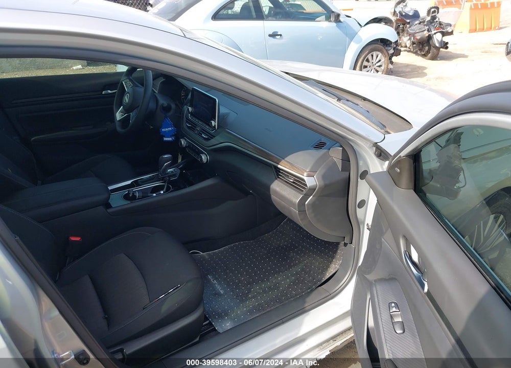 2024 NISSAN ALTIMA SV FWD VIN: 1N4BL4DV1RN355570