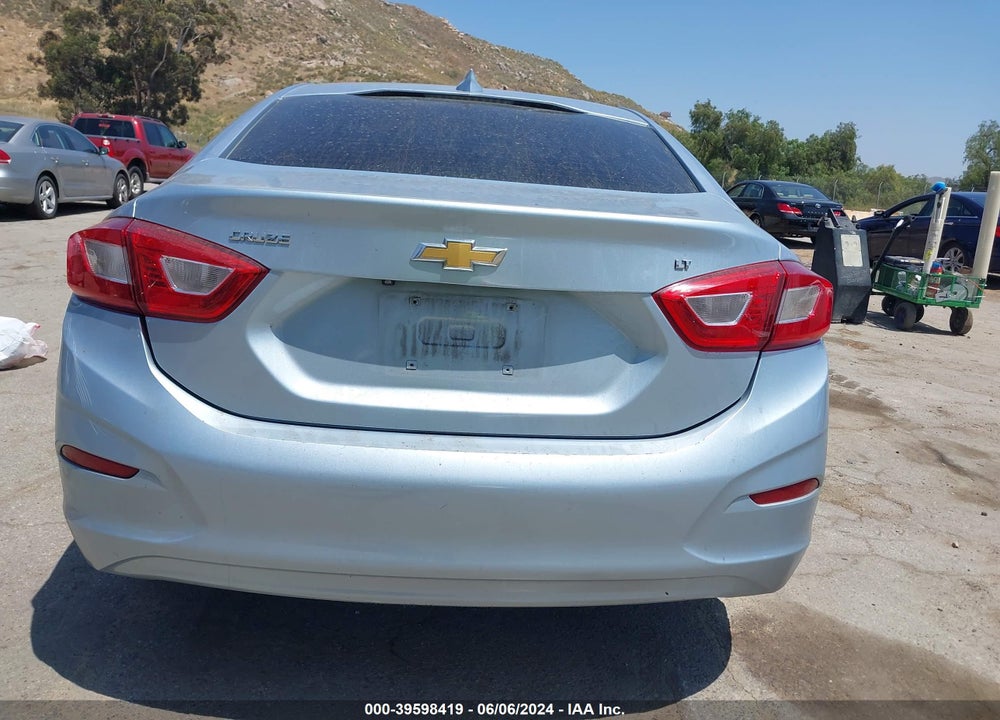 2018 CHEVROLET CRUZE LT AUTO VIN: 1G1BE5SM2J7111416