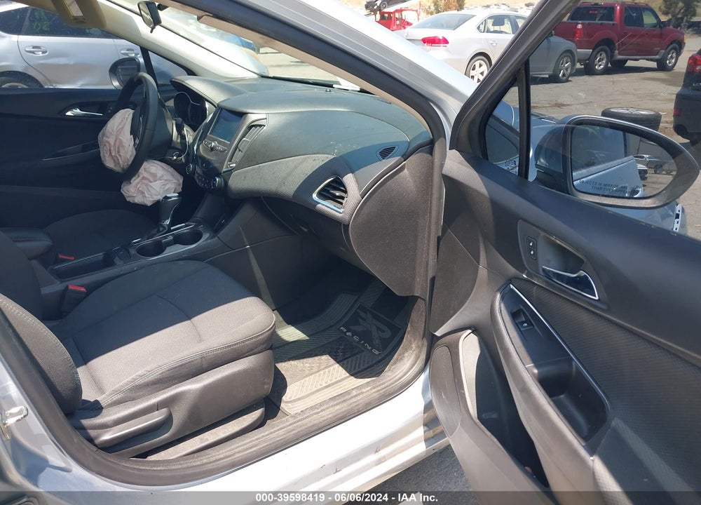 2018 CHEVROLET CRUZE LT AUTO VIN: 1G1BE5SM2J7111416