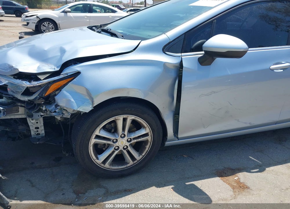 2018 CHEVROLET CRUZE LT AUTO VIN: 1G1BE5SM2J7111416
