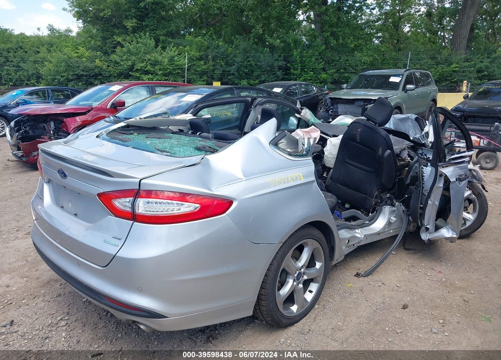 2016 FORD FUSION SE VIN: 3FA6P0HD5GR245602