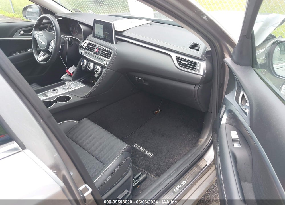 2021 GENESIS G70 2.0T AWD VIN: KMTG34LA9MU076107