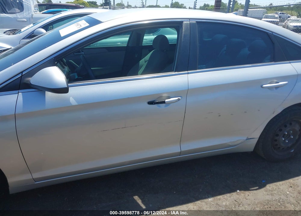 2016 HYUNDAI SONATA SE VIN: 5NPE24AF3GH350326