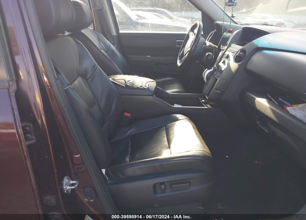 2010 HONDA PILOT EX-L VIN: 5FNYF4H51AB005509