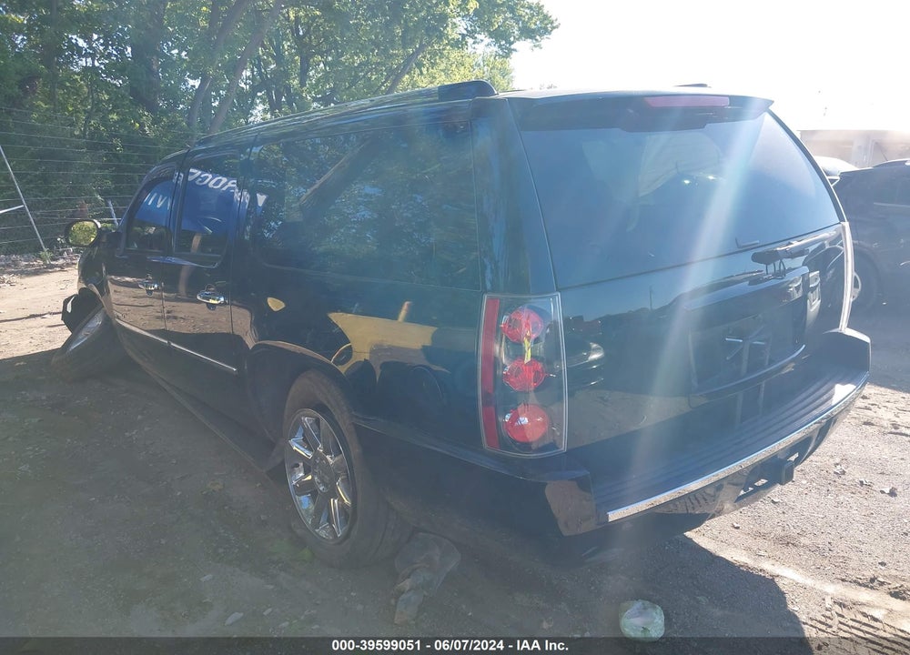 2011 GMC YUKON XL 1500 DENALI VIN: 1GKS2MEF8BR308754