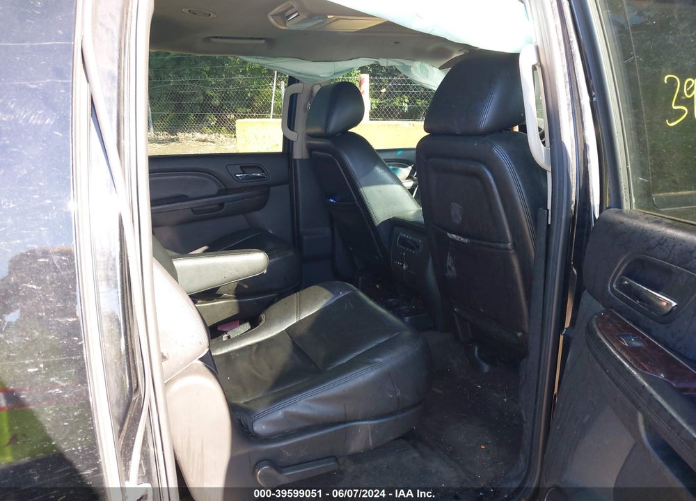 2011 GMC YUKON XL 1500 DENALI VIN: 1GKS2MEF8BR308754