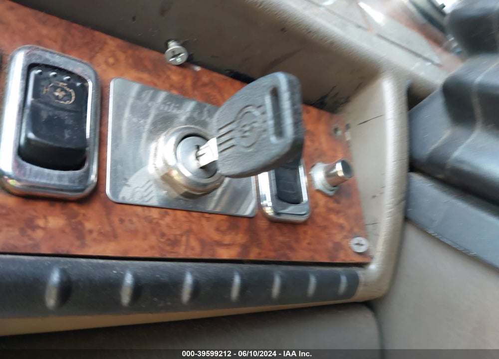 2003 KENWORTH W900 W900 VIN: 1XKWDB9X13J386764
