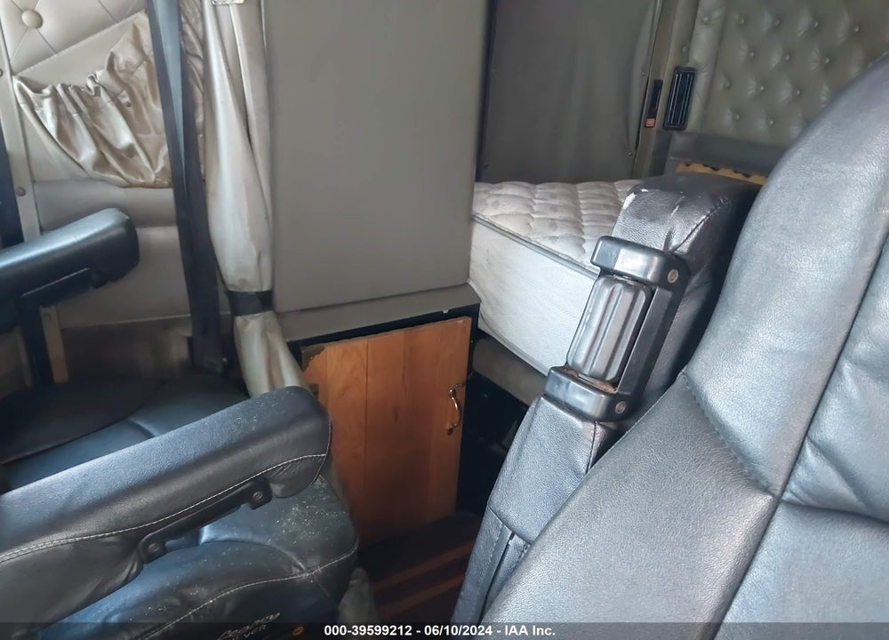 2003 KENWORTH W900 W900 VIN: 1XKWDB9X13J386764