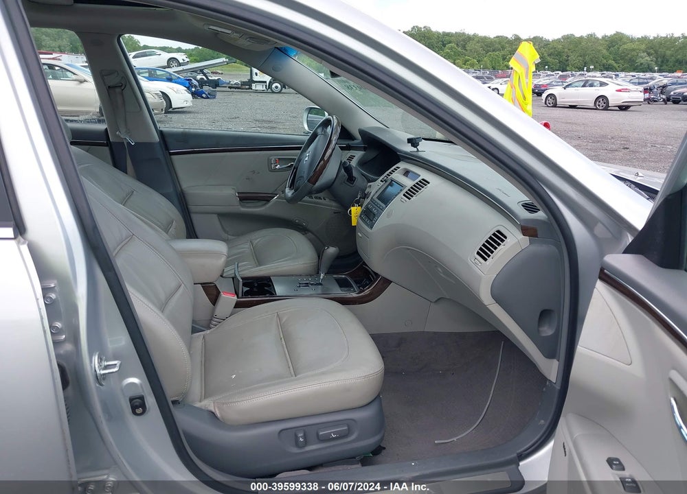 2009 HYUNDAI AZERA LIMITED VIN: KMHFC46FX9A369889
