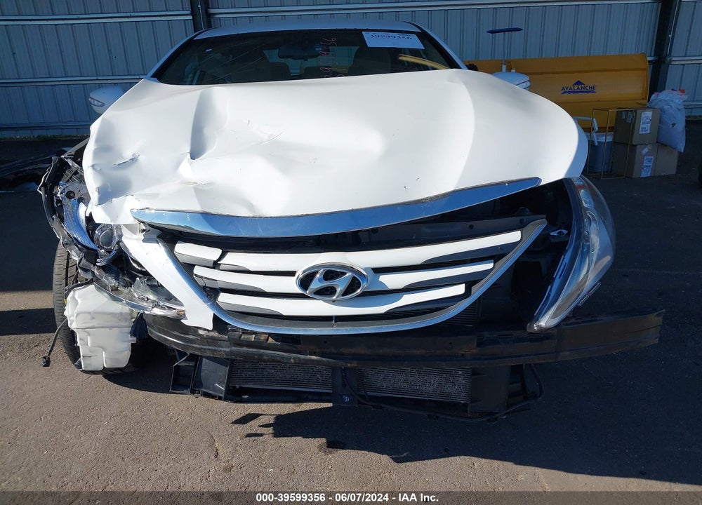 2014 HYUNDAI SONATA GLS VIN: 5NPEB4AC0EH922469