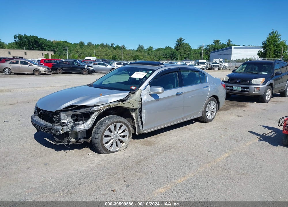 2015 HONDA ACCORD EX-L V-6 VIN: 1HGCR3F81FA000739