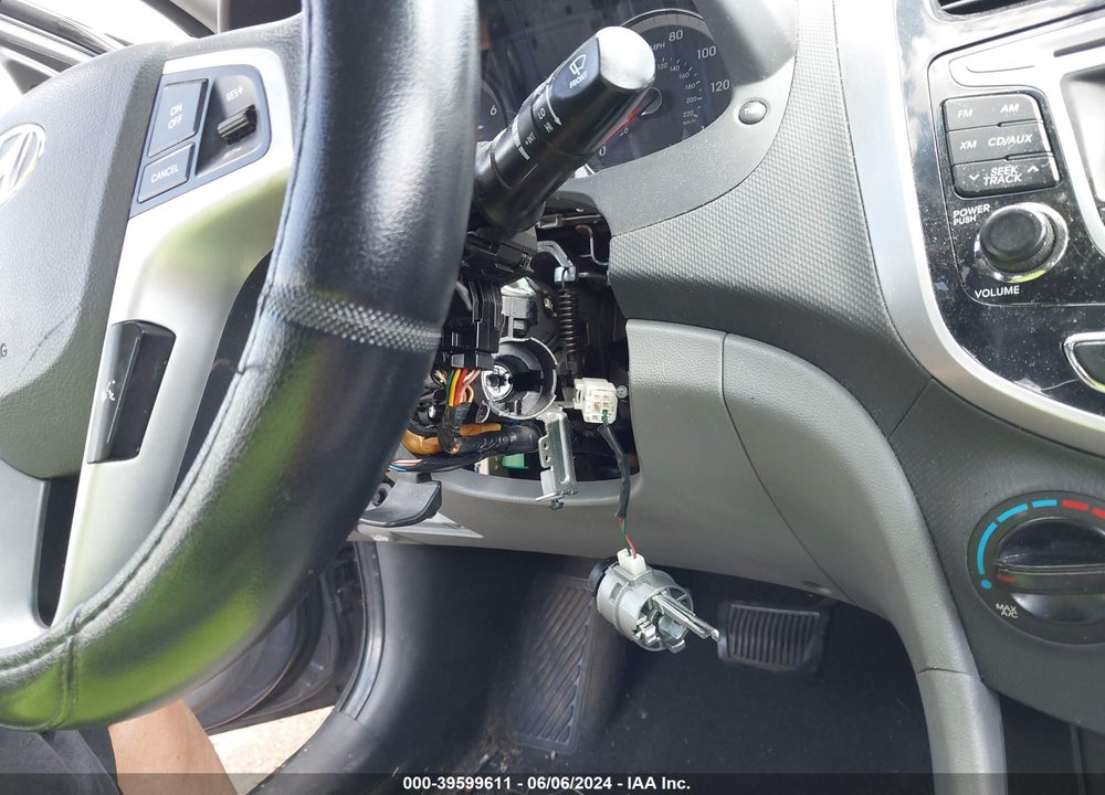 2012 HYUNDAI ACCENT VIN: KMHCU4AE8CU261923