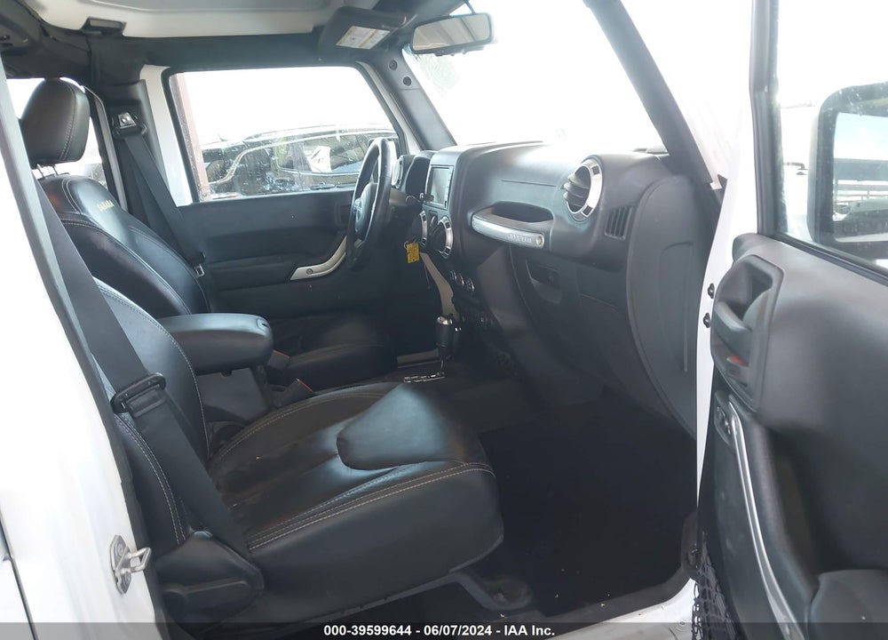 2015 JEEP WRANGLER UNLIMITED SAHARA VIN: 1C4BJWEG3FL531585