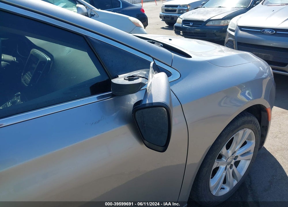 2015 CHRYSLER 200 LIMITED VIN: 1C3CCCAB1FN702284