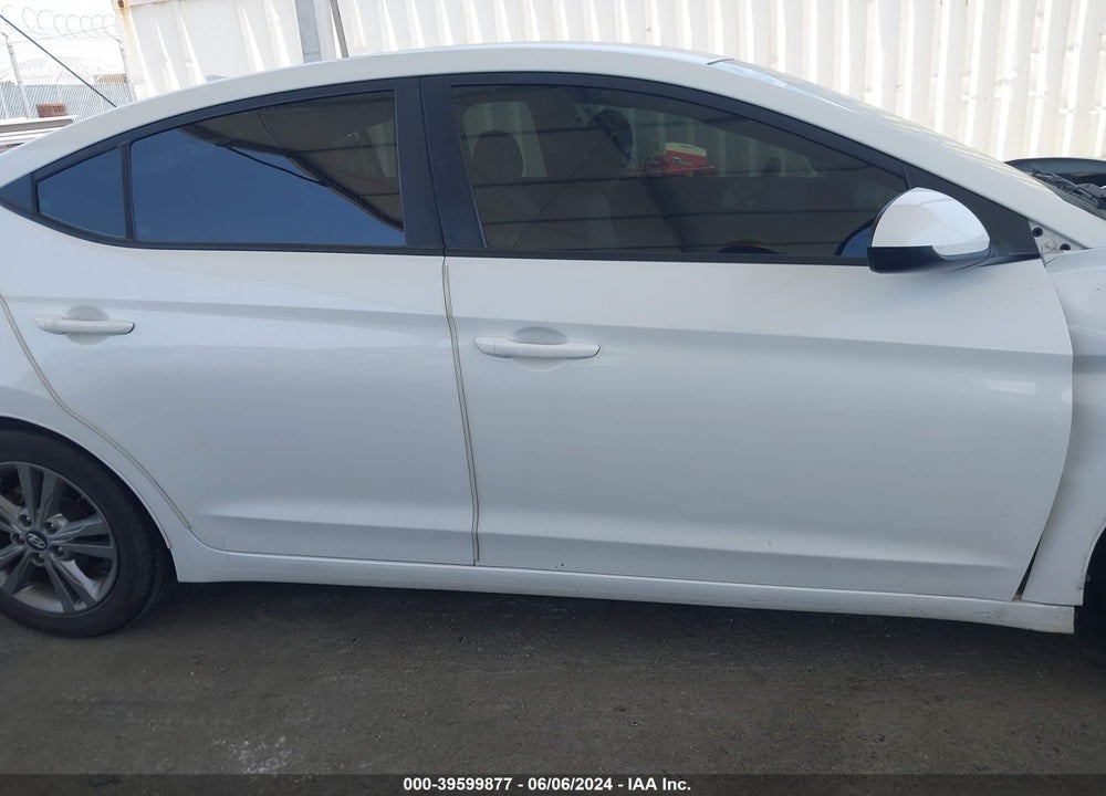 2018 HYUNDAI ELANTRA SEL VIN: 5NPD84LF3JH324162