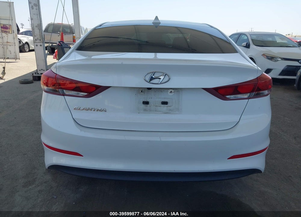 2018 HYUNDAI ELANTRA SEL VIN: 5NPD84LF3JH324162