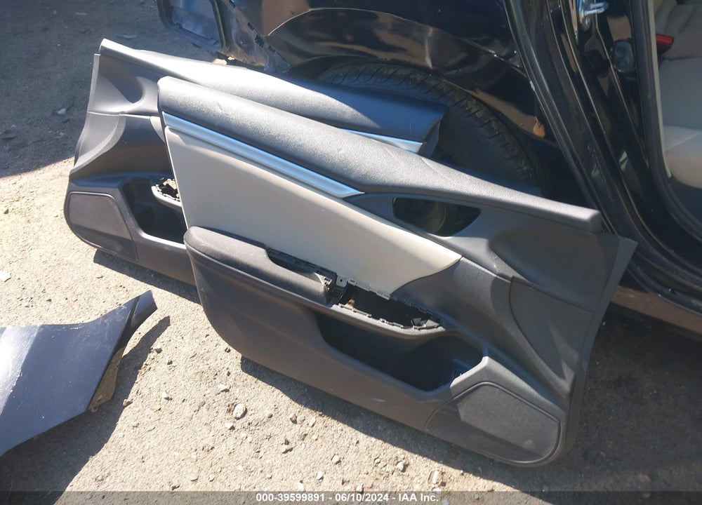 2017 HONDA CIVIC LX VIN: 19XFC2F50HE204462
