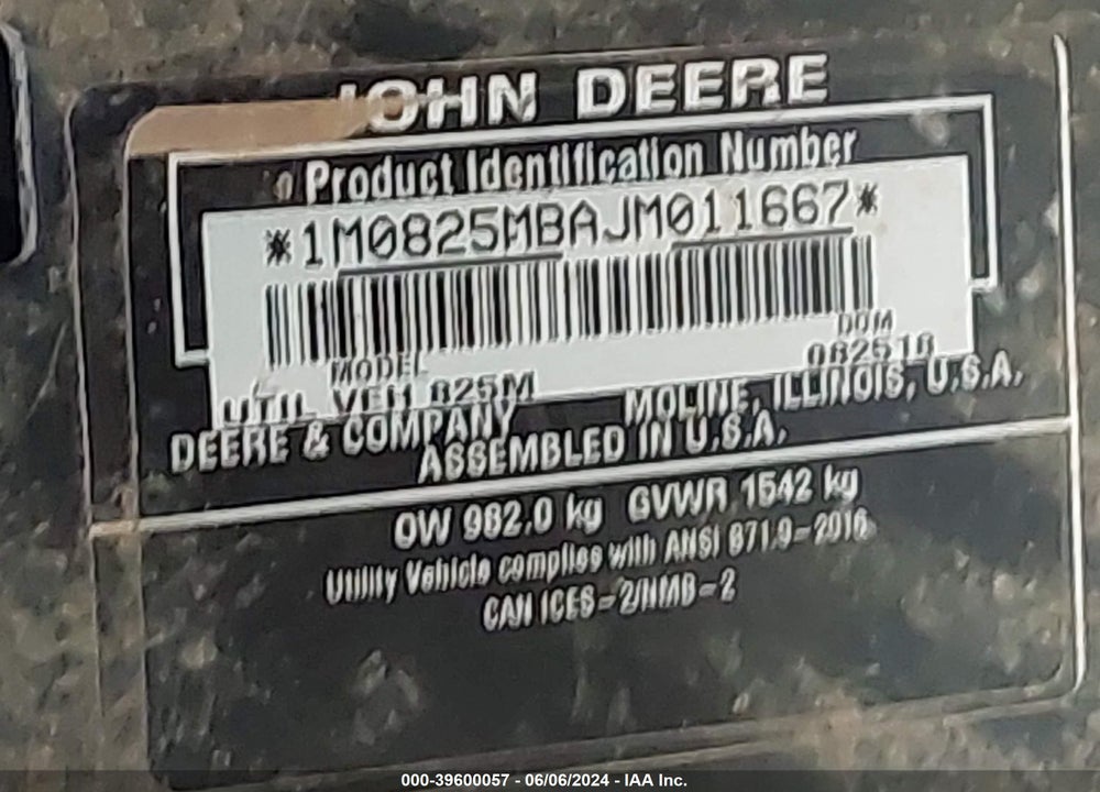 2018 JOHN DEERE XUV 825M VIN: 1M0825MBAJM011667
