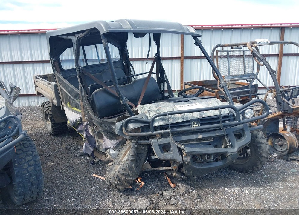 2018 JOHN DEERE XUV 825M VIN: 1M0825MBAJM011667