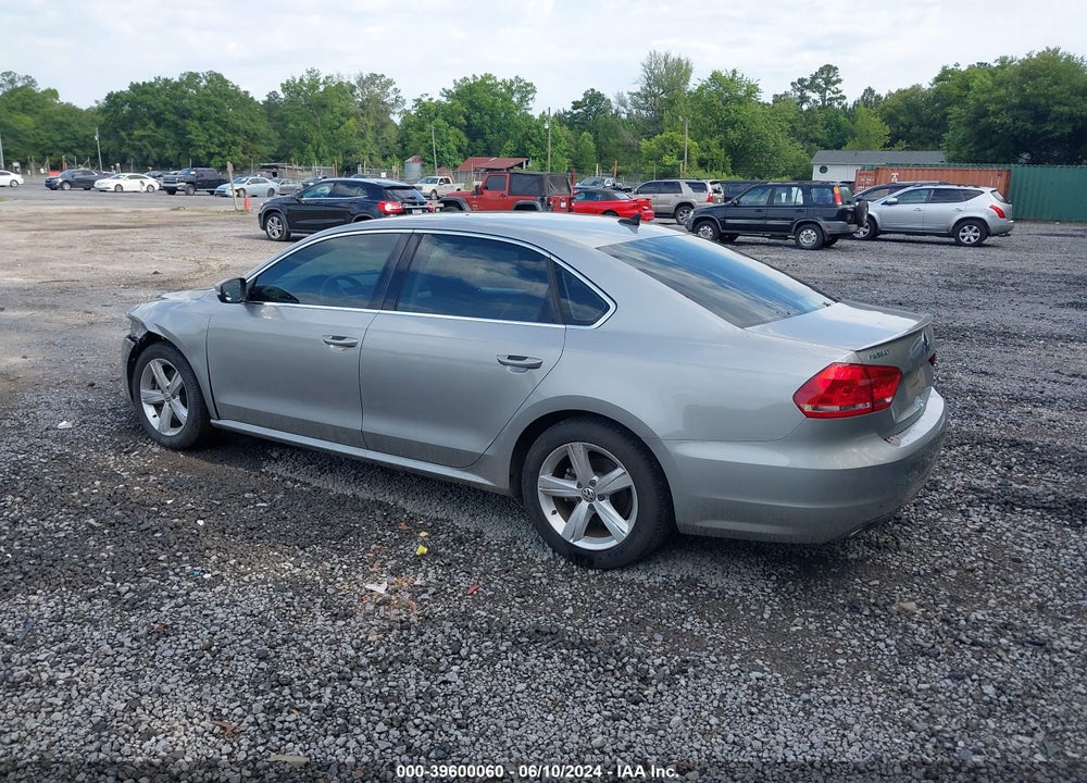 2012 VOLKSWAGEN PASSAT 2.0L TDI SE VIN: 1VWBN7A31CC104461