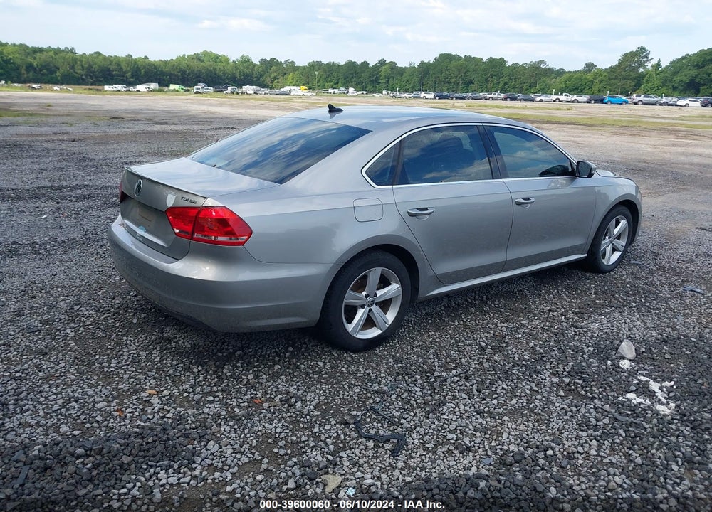 2012 VOLKSWAGEN PASSAT 2.0L TDI SE VIN: 1VWBN7A31CC104461