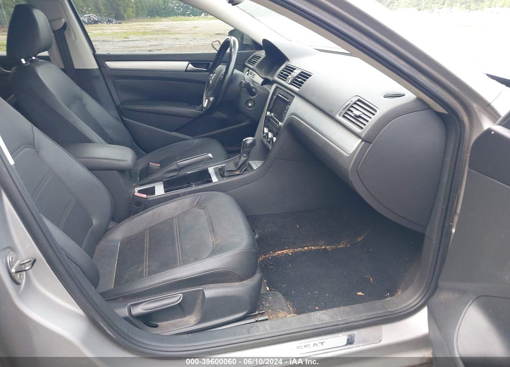 2012 VOLKSWAGEN PASSAT 2.0L TDI SE VIN: 1VWBN7A31CC104461