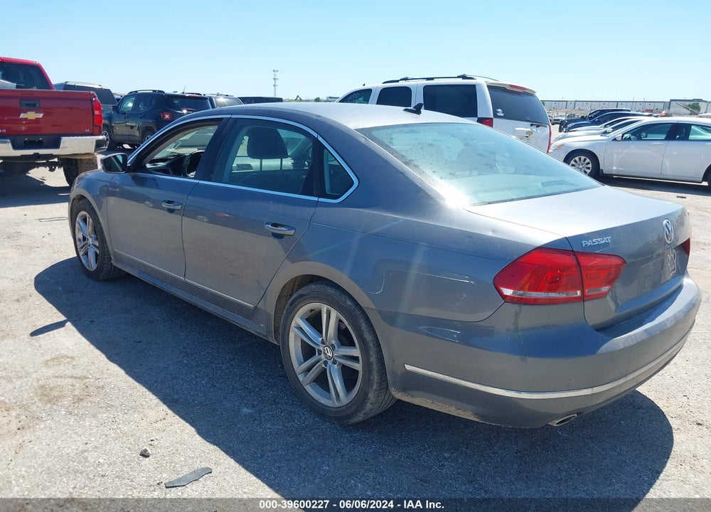 2015 VOLKSWAGEN PASSAT 2.0L TDI SEL PREMIUM VIN: 1VWCV7A30FC074796