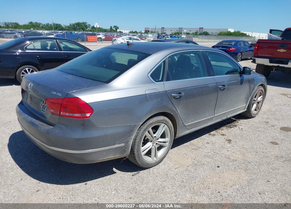 2015 VOLKSWAGEN PASSAT 2.0L TDI SEL PREMIUM VIN: 1VWCV7A30FC074796
