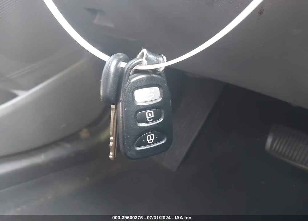 2013 HYUNDAI ELANTRA GLS VIN: 5NPDH4AE5DH422687