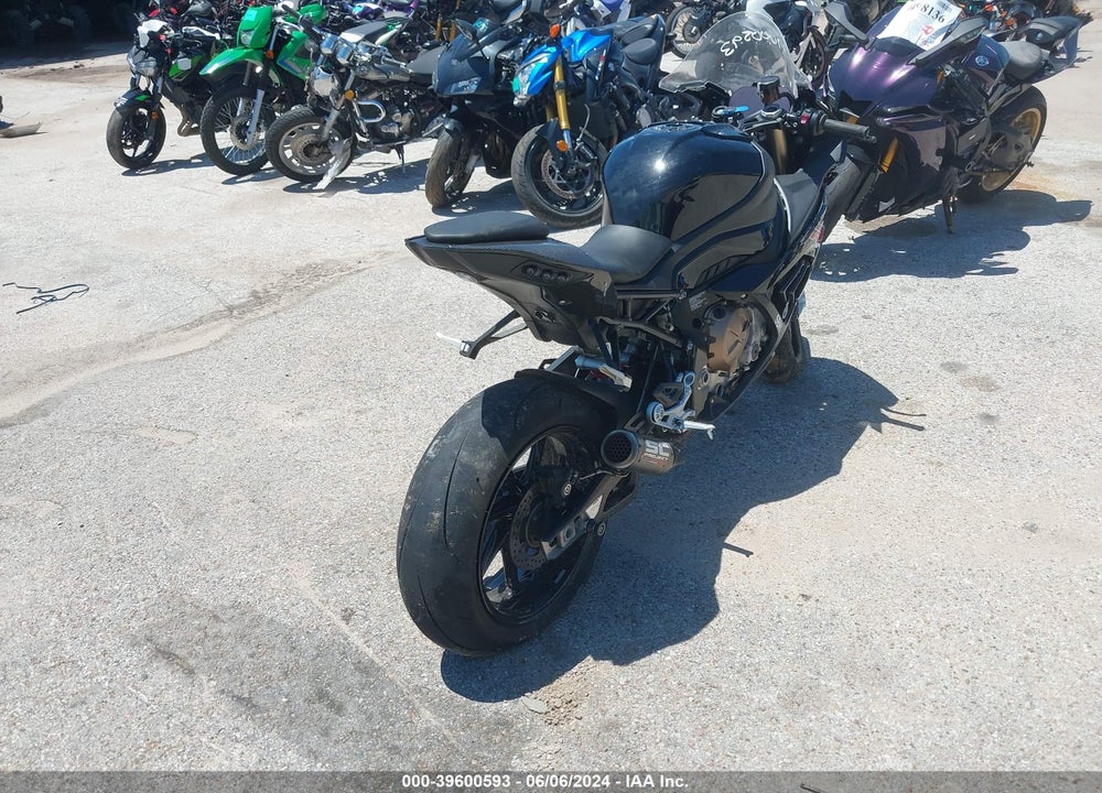 2022 BMW S 1000 RR VIN: WB10E230XN6F32515
