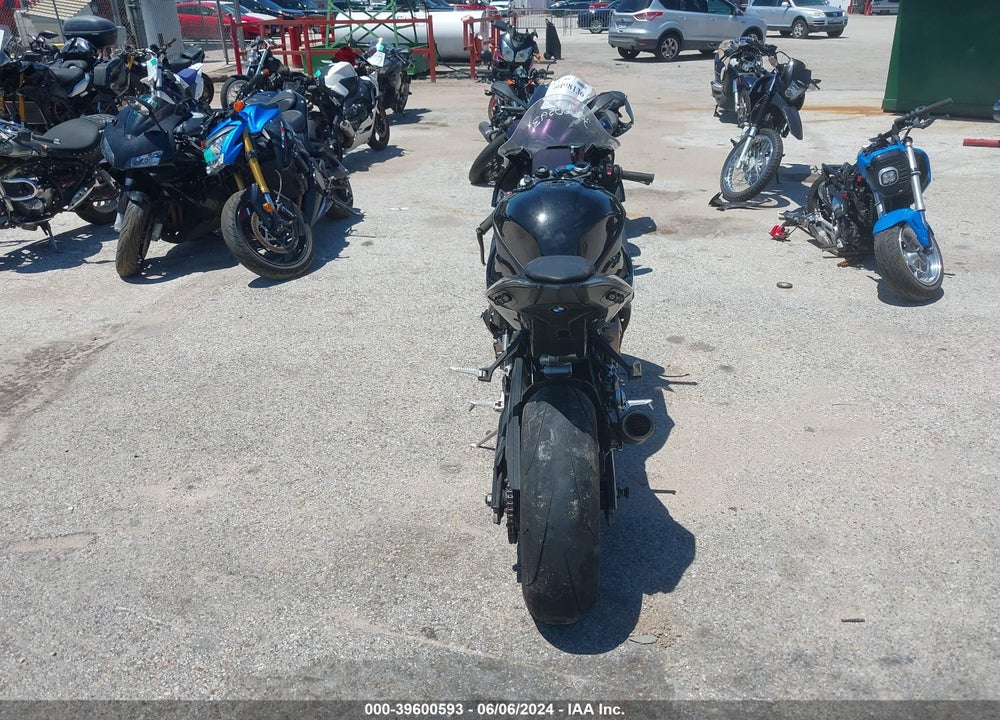 2022 BMW S 1000 RR VIN: WB10E230XN6F32515