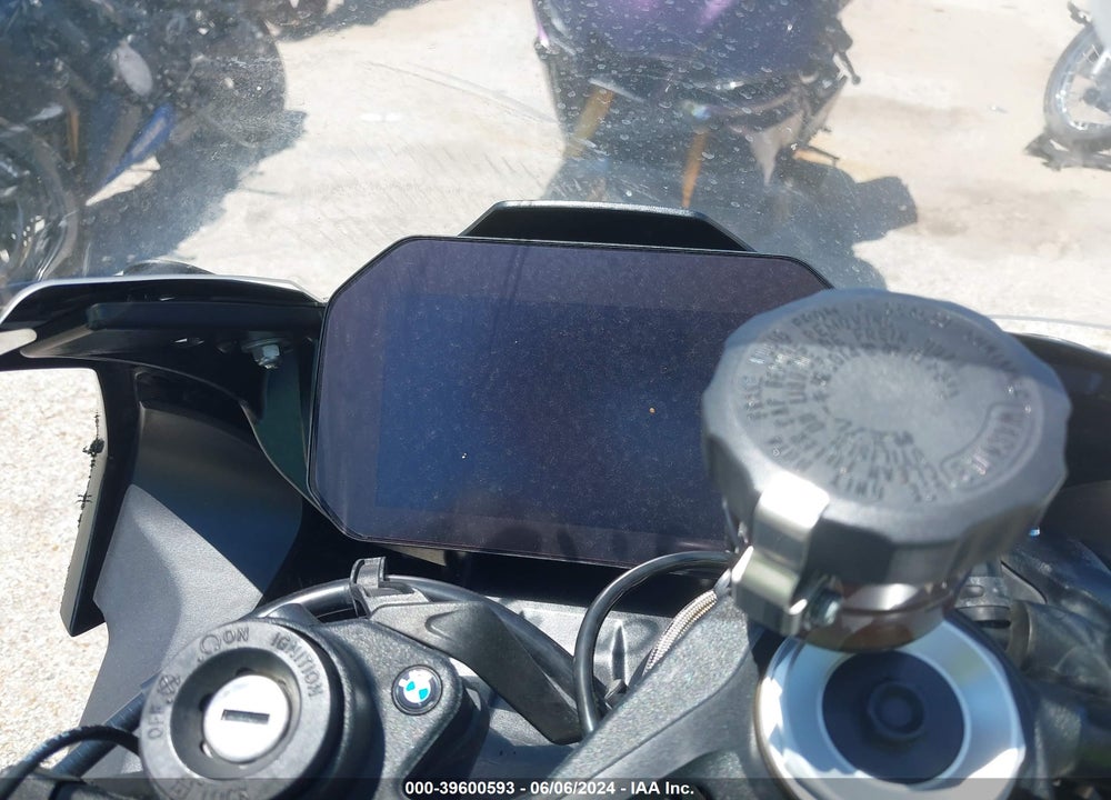 2022 BMW S 1000 RR VIN: WB10E230XN6F32515