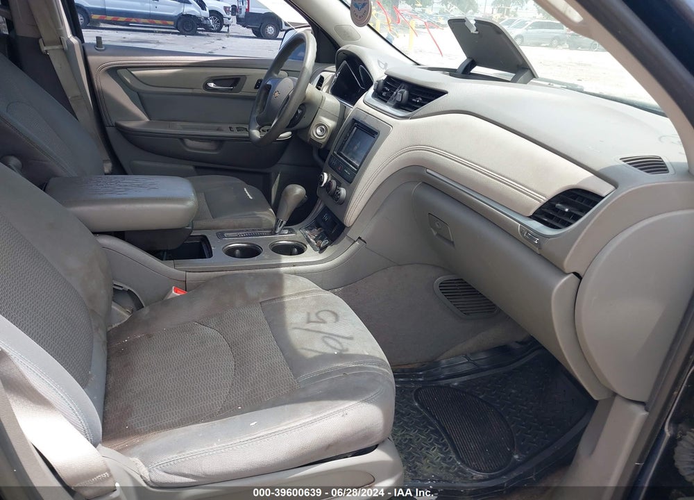 2015 CHEVROLET TRAVERSE LS VIN: 1GNKRFED1FJ204524