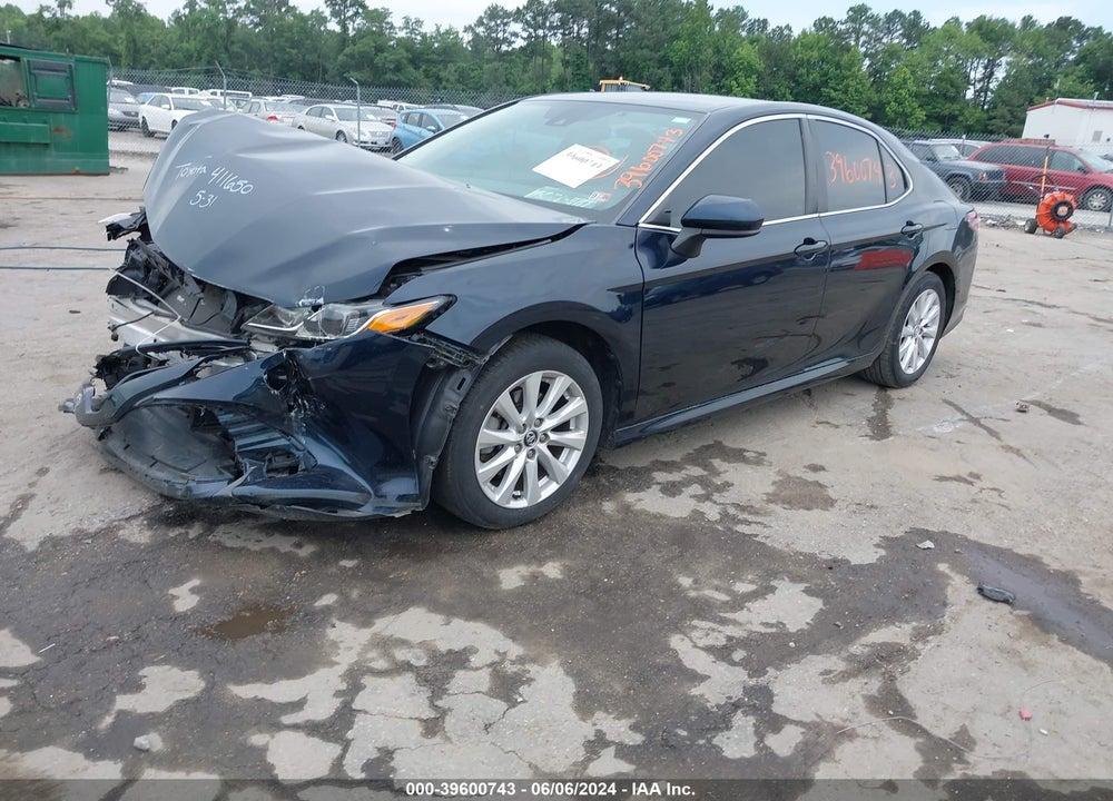 2020 TOYOTA CAMRY LE VIN: 4T1C11AK4LU884081