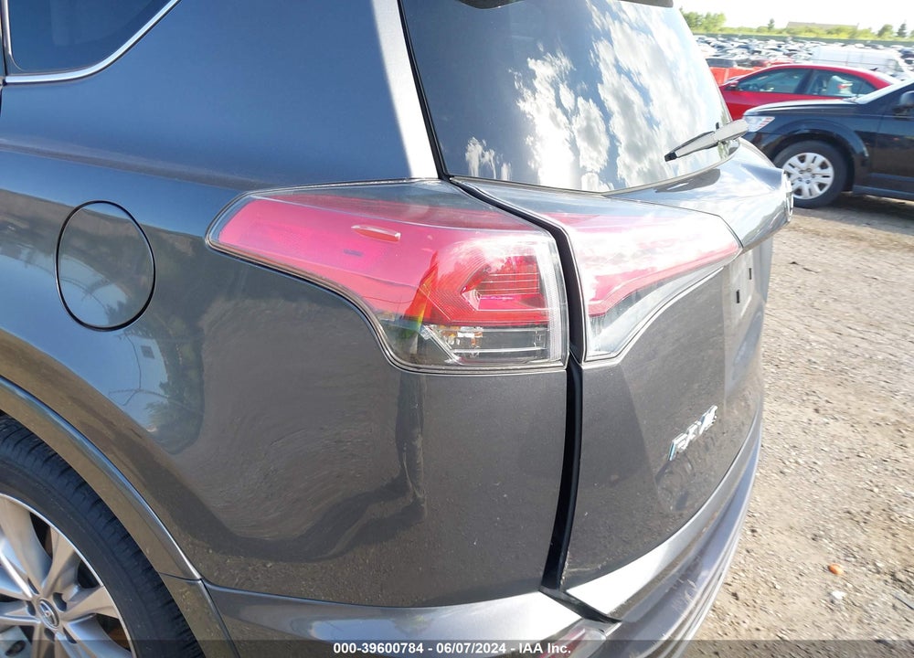 2017 TOYOTA RAV4 PLATINUM VIN: 2T3DFREV6HW566986